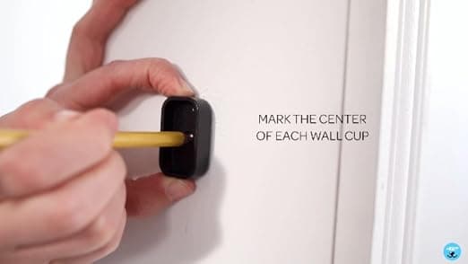 שער בטיחות לכלב — Carlson 24-38" Lil Tuffy Expandable Metal Dog Gate for Doorways, Indoor Pet Gate