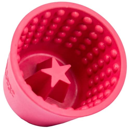 צעצוע חשיבה לכלב — LICKIMAT Yoggie Pot – Distraction, Fun and Enrichment. Long Lasting Rubber Licki