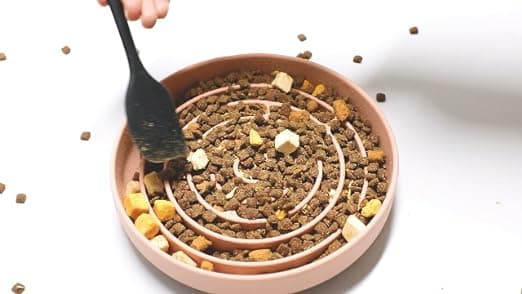 קערת האכלה לכלב — Coomazy Slow Feeder Dog Bowls, Silicone Dog Bowl with Suction Cups, Slow Feeder 