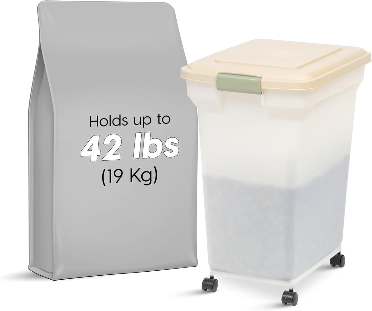מיכל אחסון מזון לכלב — IRIS USA Airtight Dog Food Storage Container, WeatherPro, Up to 40 lbs, Removabl
