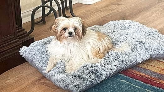 מיטה לכלב גדול — EHEYCIGA Fluffy Dog Crate Bed for Extra Large Dogs, Plush Faux Fur Pad, Calming 
